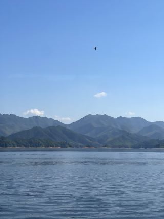 Please visit Thousand Island Lake on Friday.