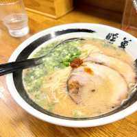 暖暮拉麵-沖繩必食，家傳戶曉的冠軍拉麵