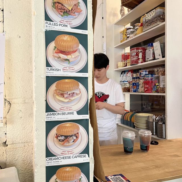 앤틱하고 아기자기한 무드의 건대카페, 그리네