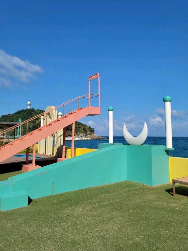 오션뷰 즐기며 산책하고 부대시설까지 다양한 영덕숙소🩵