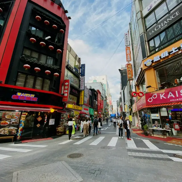 🇰🇷Bustling Myeongdong at the heart of Seoul