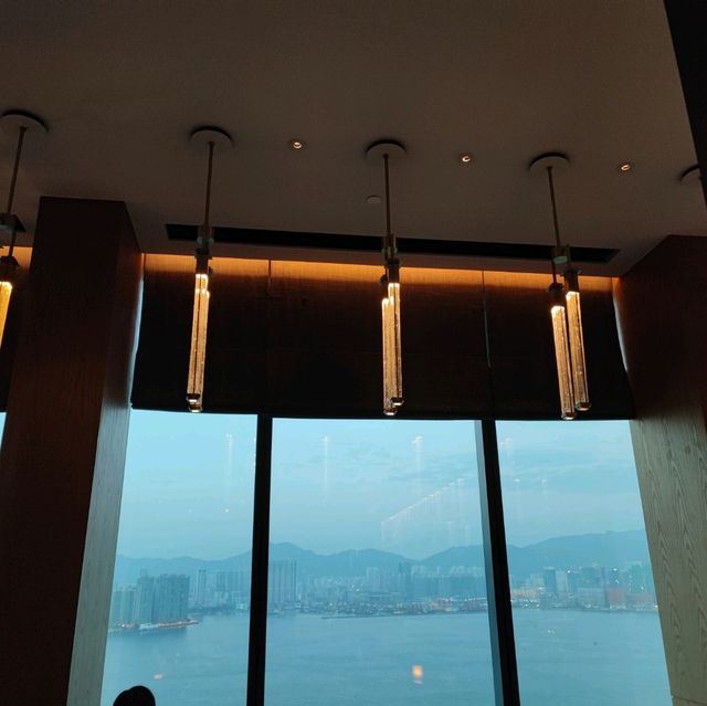 Cruise Restaurant and Bar