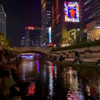 cheonggyecheon stream at night 