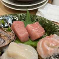 【大阪・東梅田】お一人様歓迎！創作料理の立ち飲み処「大衆呑処 サカグラ」