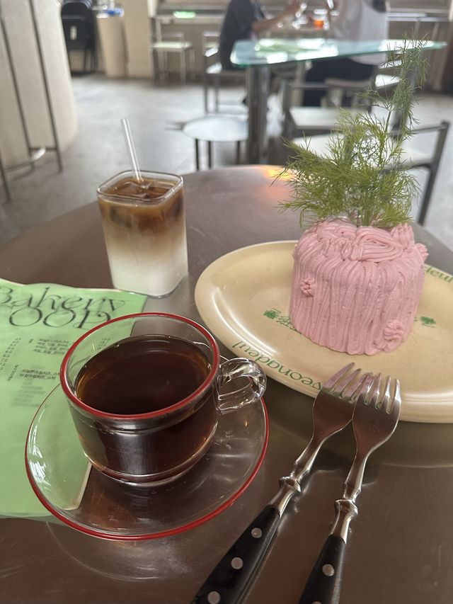 なにこのケーキ！？新感覚でした！