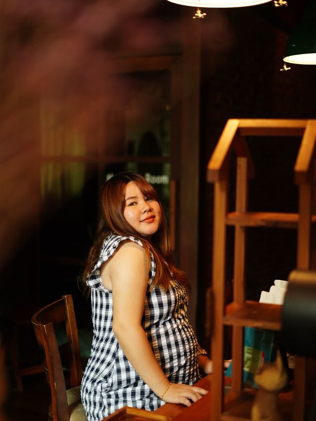 คาเฟ่กลางสวนดอกไม้ Lifehouse Cafe ฉะเชิงเทรา