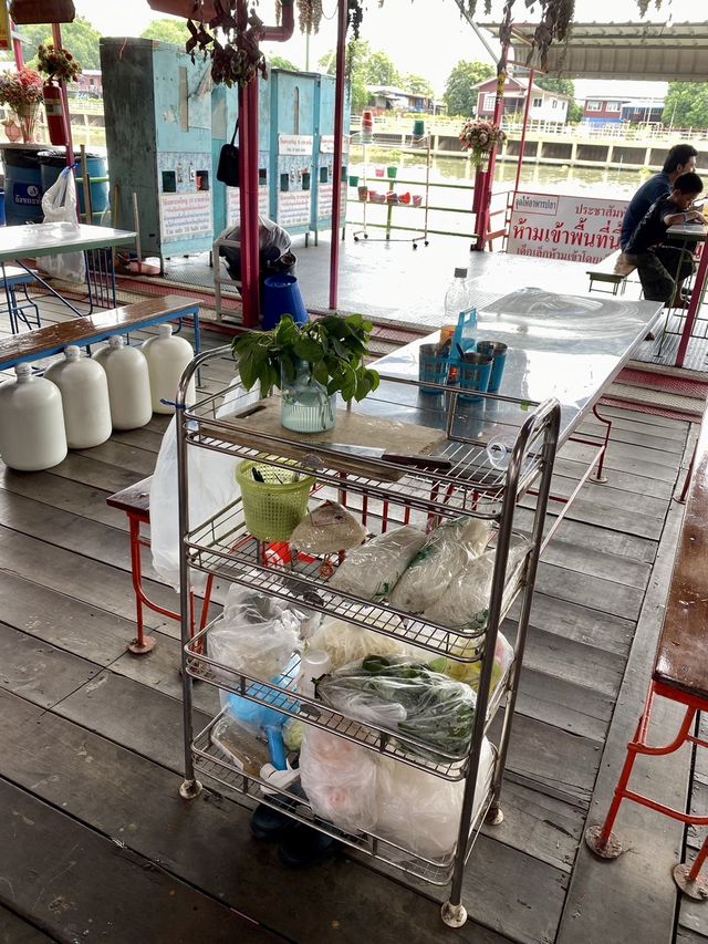 ตลาดน้ำกรุงเก่า วัดท่าการ้อง