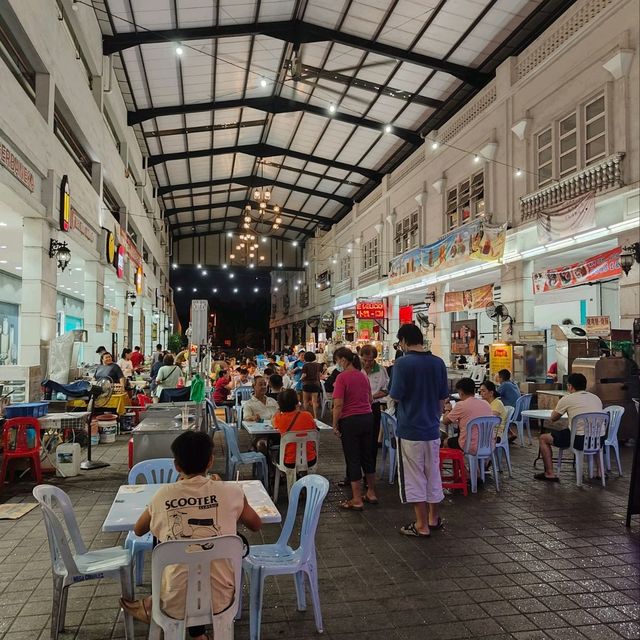 Riverfront food court👍🏻