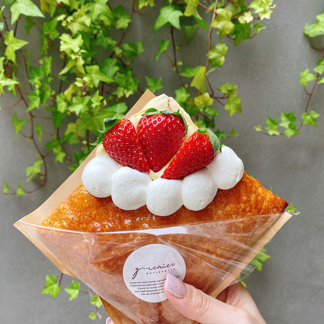 大阪梅田grenier：法式甜點店，口碑爆棚 🥨草莓烤布蕾千層酥🍓