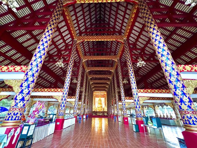 สักการะพระเจ้าเก้าตื้อ ณ วัดสวนดอก