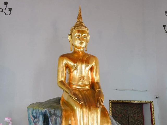 ไหว้พระขอพร เสริมความปัง วัดพระเชตุพนฯ 