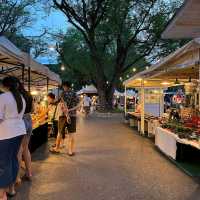 ตลาดสุดชิค สุดชิล ของหัวหิน Cicada Market
