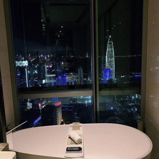 深圳酒店 俯瞰深圳灣的藝術空間