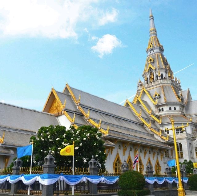 ไหว้พระวัดหลวงพ่อโสธร เมืองแปดริ้ว