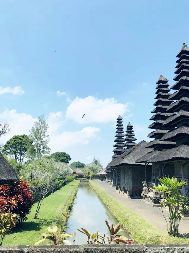 The most beautiful temple🛕 in the garden 🇮🇩
