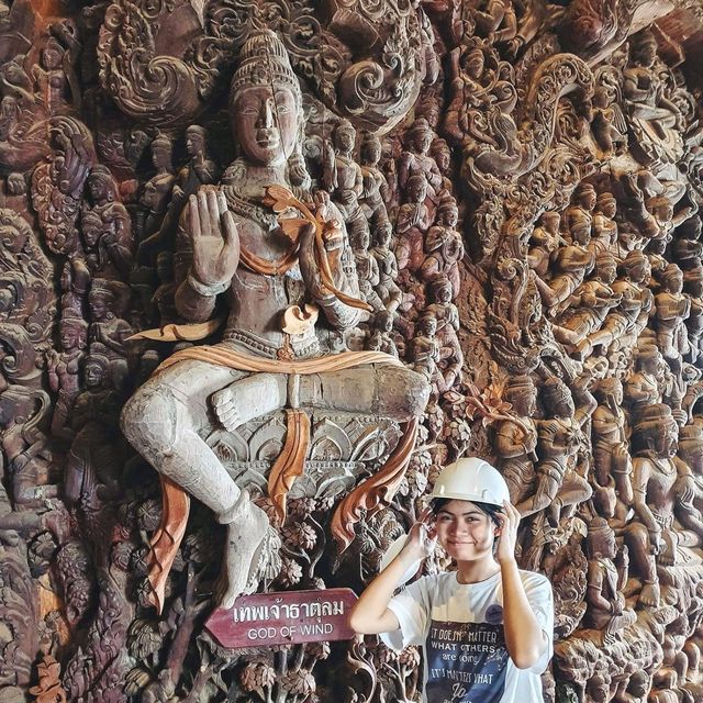 ปราสาทไม้ริมทะเล