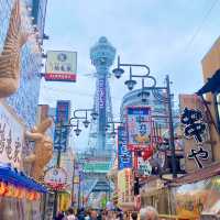 大阪観光スポット！通天閣はどの角度からみても素晴らしい