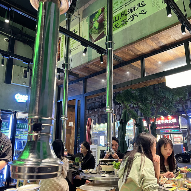 新鮮即磨生葵，生菜包燒肉簡直一流！