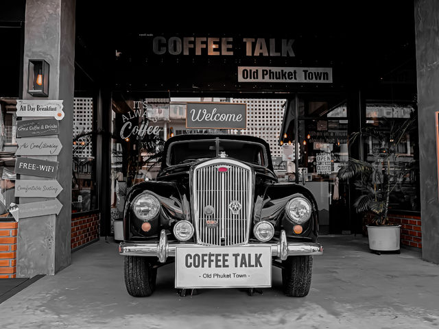 คาเฟ่สไตล์วินเทจ Coffee Talk Old Phuket Town