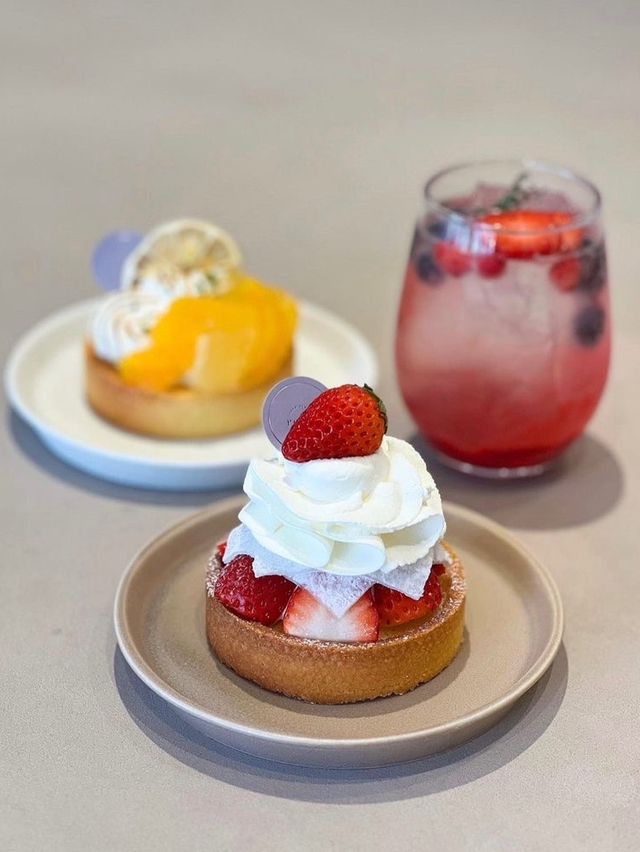 【福岡カフェ】おいしいタルトがたくさん並ぶショーケースがたまらないカフェ