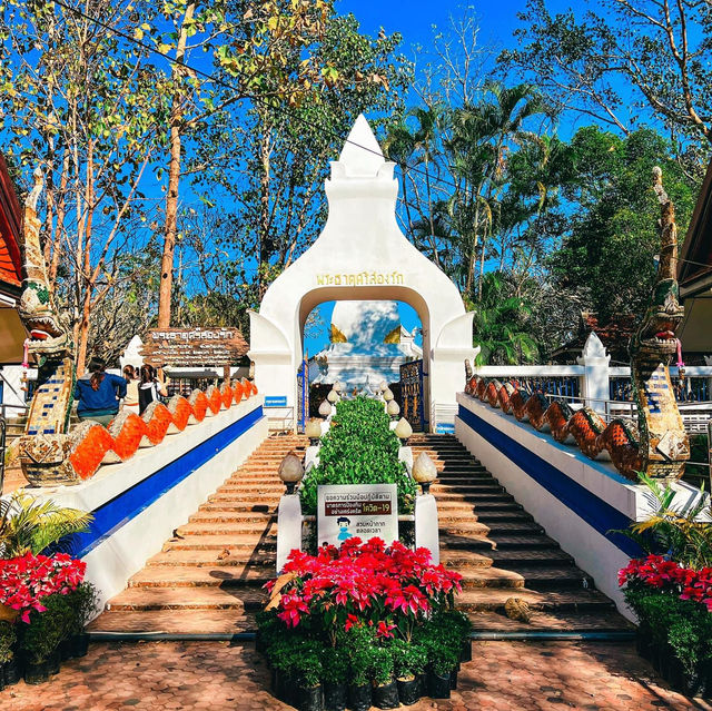 พระธาตุศรีสองรัก จ.เลย