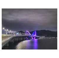 漫步海上高架橋。將軍澳藍隧道跨灣大橋