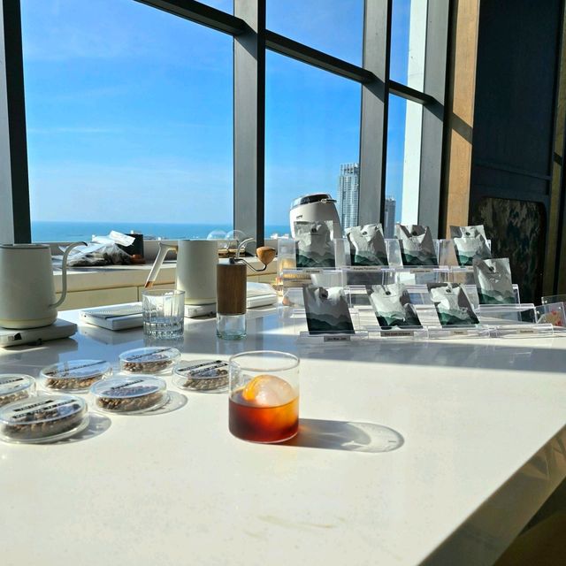𝐀𝐫𝐛𝐨𝐮𝐫 𝐇𝐨𝐭𝐞𝐥 & 𝐑𝐞sidence pattaya