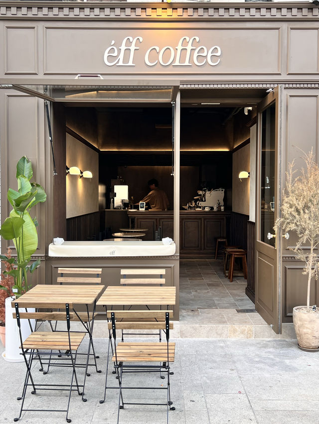 〖 ソウル・乙支路〗お洒落カフェで美しいティラミスとコーヒーを…☕💕