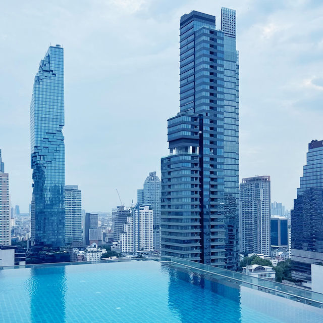 Best 5 star hotel in Silom with roof top pools view