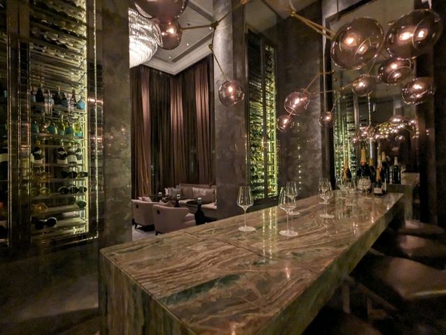 馬來西亞蘭卡威-來杯奢華貴氣的雞尾酒：The St. Regis Bar