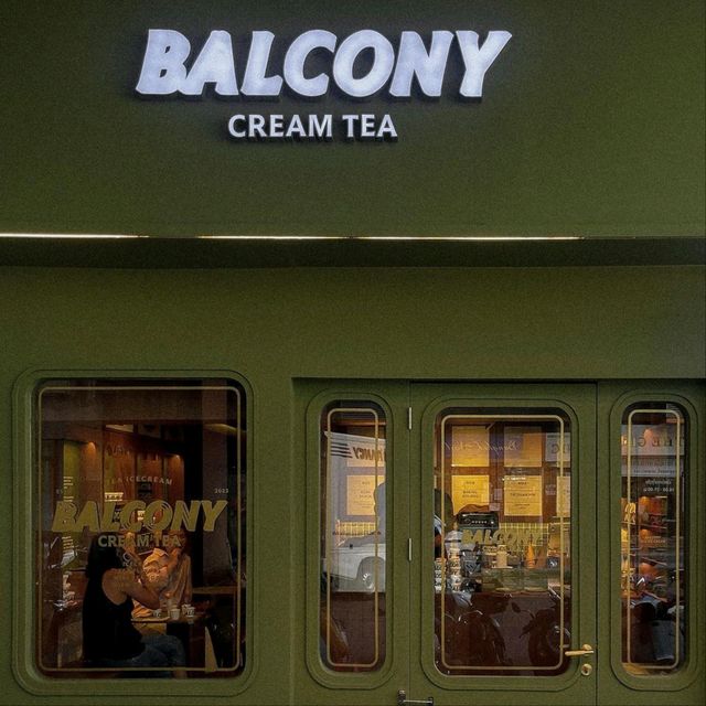 Balcony Cream Tea • Phloenchit