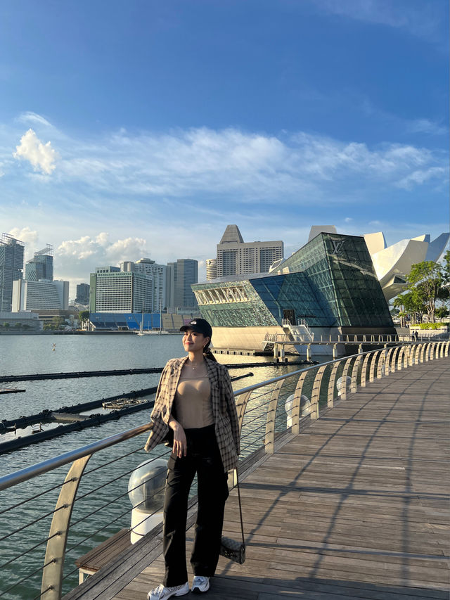 SINGAPORE 💫 แจกพิกัดถ่ายรูปหน้าช้อปหลุยส์ 