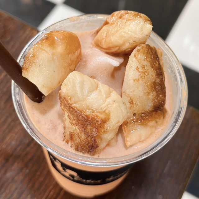 ร้านลับพัทยา ขนมปังโฮมเมด ชิ้นละ25บาทเท่านั้น