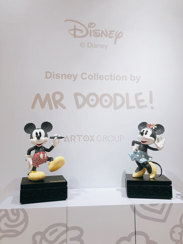 【限量藝術展】Mr Doodle愛情雕塑，遠東百貨信義A13
