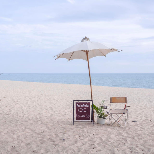 PN Infinity Cafe คาเฟ่สุดชิลริมหาดแหลมเจริญ