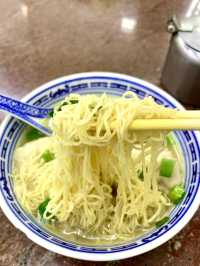 香港　香港観光　香港で絶品のエビワンタン麺を食べるならココ！