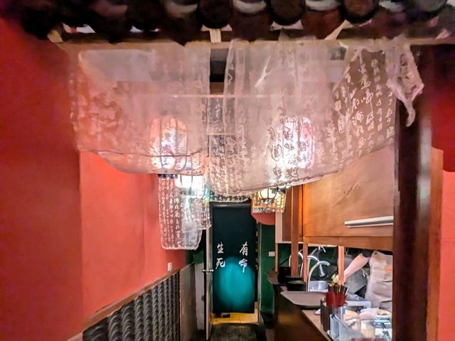 台中-結合宮廟文化與台灣山林的餐酒館：春光閣