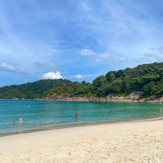 หาดลับที่ไม่ลับ "Freedom Beach"