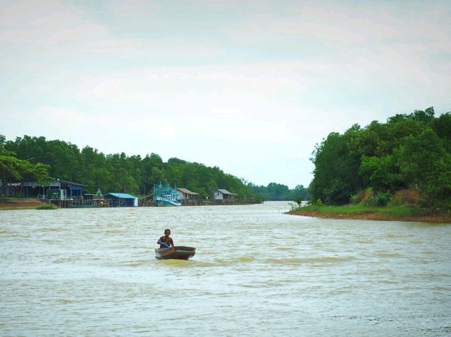 ตลาดชุมชนขนมแปลกริมของหนองบัว จันทบุรี