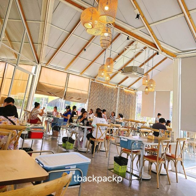 ส้มตำหลังสวน บางปู ร้านสำหรับครอบครัว ตามมาเลย