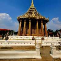 รอยพระพุทธบาทพระสัมมาสัมพุทธเจ้า อายุนับพันปี