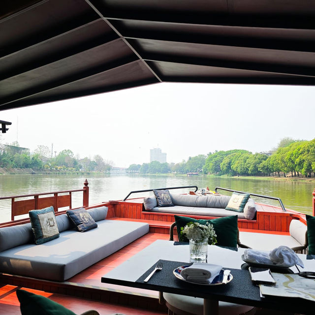 ล่องเรือดื่ม Afternoon tea. ที่เชียงใหม่