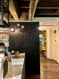 Dusit Gourmet 
