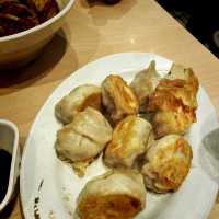 Lon Men's Noodle House