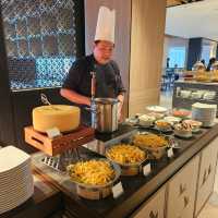 A Seafood Extravaganza: Crowne Plaza Straits City Hotel Buffet
