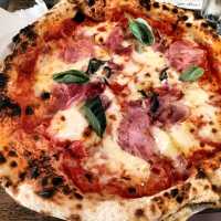 Delicious Dindins Before Heading Home🍕