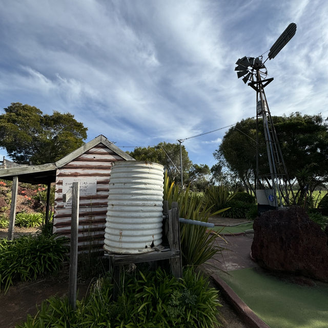 Mini Golf at Maru Koala and Animal Park：家庭樂趣的最佳選擇 ⛳🐨