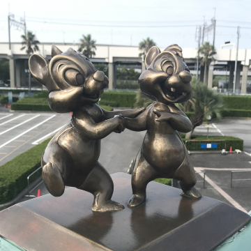 ディズニー】パーク外のブロンズ像特集！ | Trip.com 舞浜