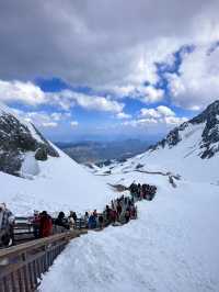 ตะลุยภูเขาหิมะมังกรหยก (Jade Dragon Snow Mountin)