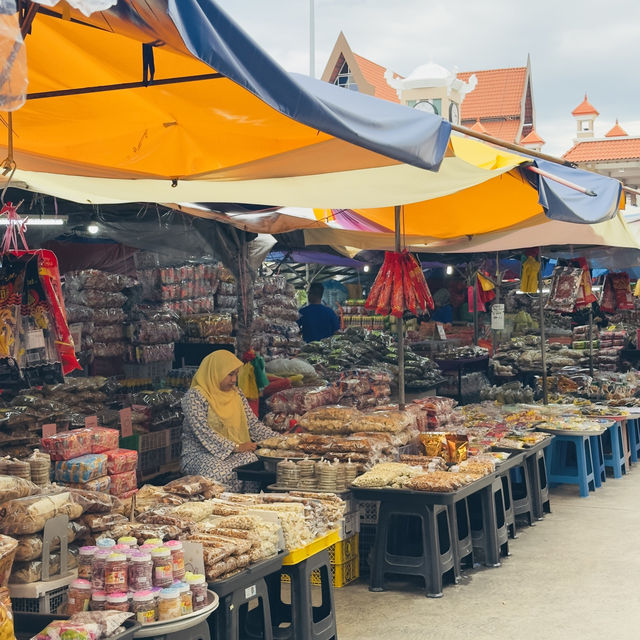 Colors, Culture, and Charm: Exploring Pasar Payang!